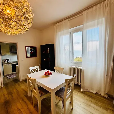 Casa Maggiana بيت للعطل مانديلو ديل لاريو
